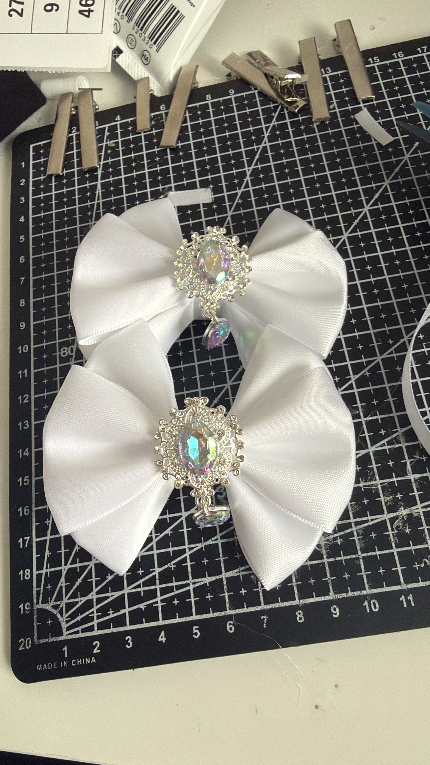 Dangle Gem Bow